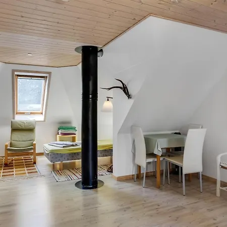 Laila - 1-2km From The Sea By Interhome