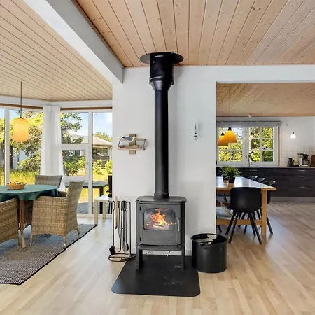 Laila - 1-2km From The Sea By Interhome *